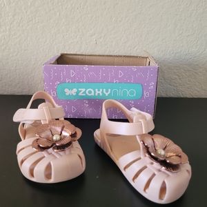 Zaxynina Sandals